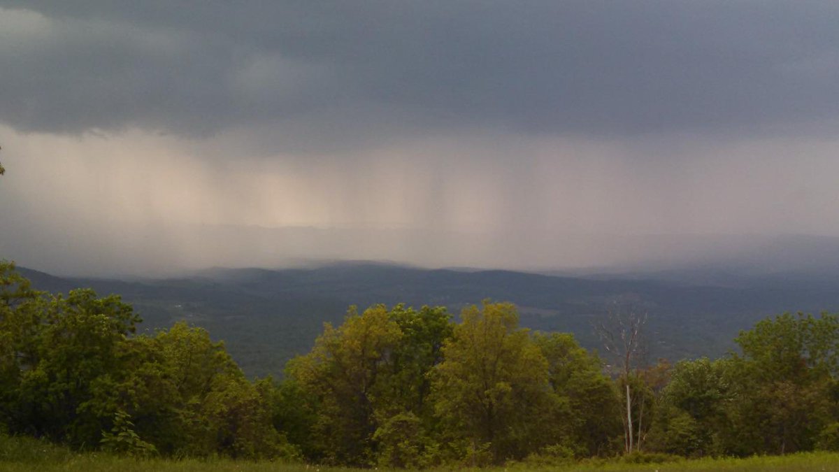 EmberEssentials's tweet image. Get out, get dirty, and use good soap. Nature is beautiful :) #natural #outdoor #healthy #beautiful #smallbiz #nature