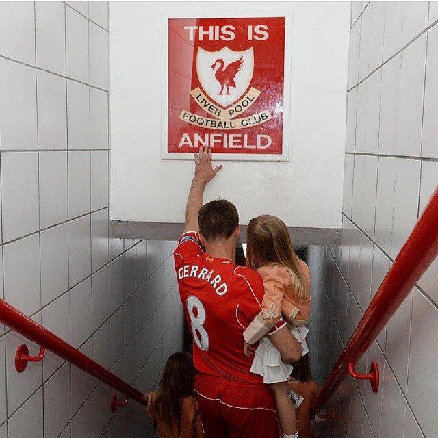 cesc4official's tweet photo. Going to miss playing against you @StevenGerrard goodluck on your new adventure. #respect 🔝 http://t.co/hUhMs4MVEc