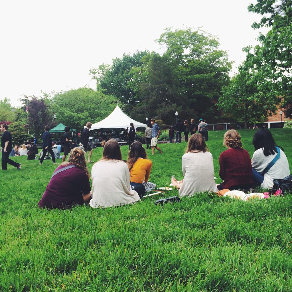 uohousing's tweet photo. Our very own music festival right on Humpy Lumpy. #Hamstock #Saturday #HowDucksLive http://t.co/SbJtvXw7UG