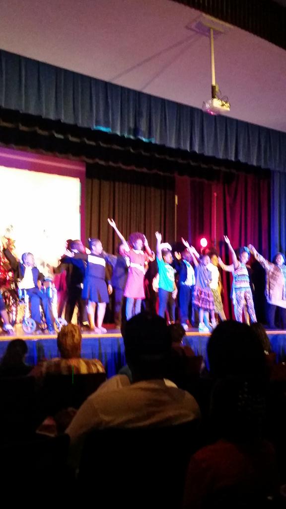 L_mitchell403's tweet photo. Such a great Annie performance! @MortonRead402 @mortonmath403 @MortonSchool1 Did an amazing job. ♡♡ #mortonscholars http://t.co/SJ7r2AUdmz