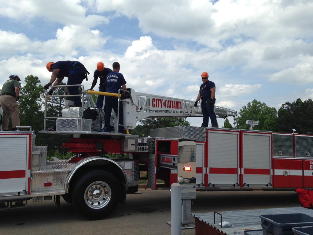 DglsCoFireGA's tweet photo. #MAFFC utilizing our training complex for some hands on training http://t.co/NmcfRGNvgc