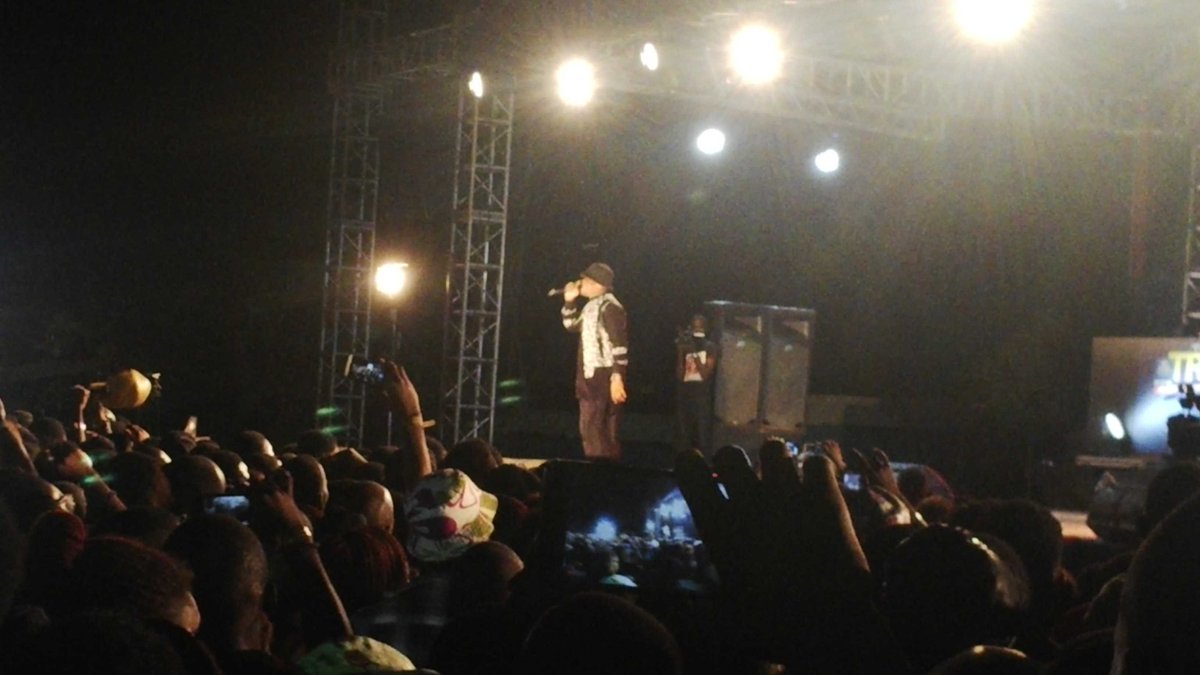 Noti_beatz's tweet photo. Awka we dddddddDDDDD best #Mi abaga http://t.co/q5akeVaT9J