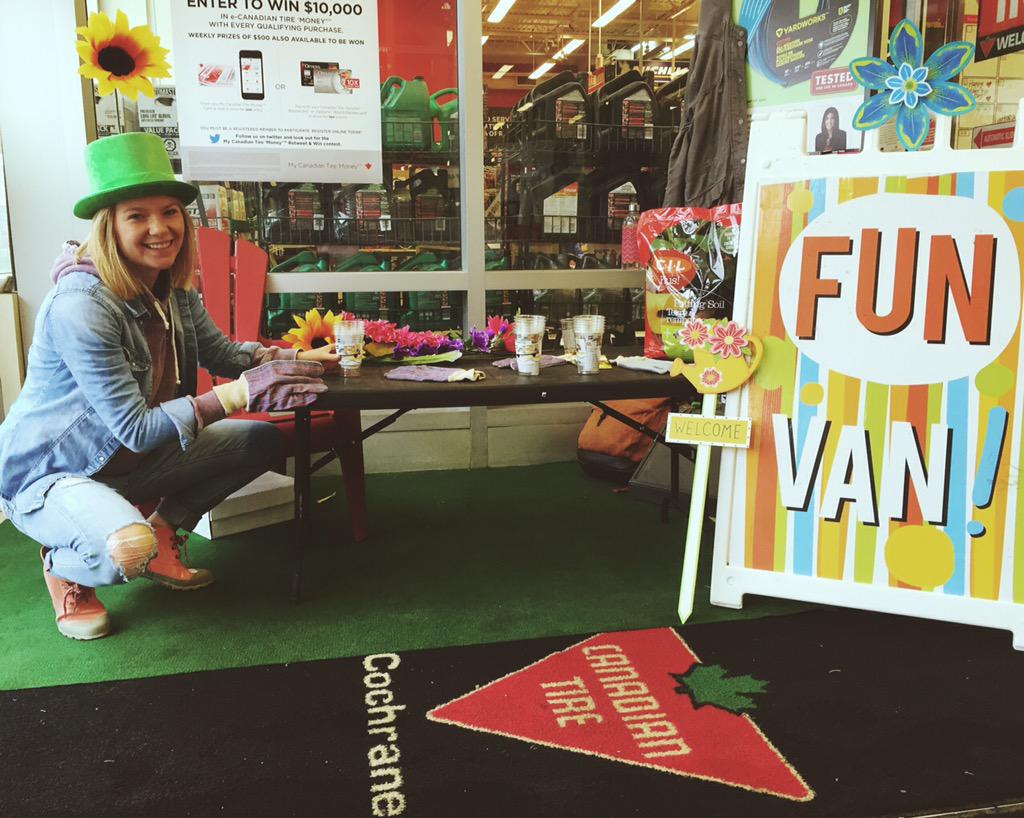 CochraneFunVan's tweet photo. What an awesome day planting sunflowers down at Canadian Tire today. Be back for more fun next Saturday! :) http://t.co/mzWQO53DYD