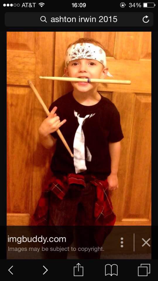 Officialzackary's tweet photo. A friend searched for 'Ashton Irwin 2015' on google and look what popped up! #miniash #5sos #ashtonirwin http://t.co/ic28y0KcRI