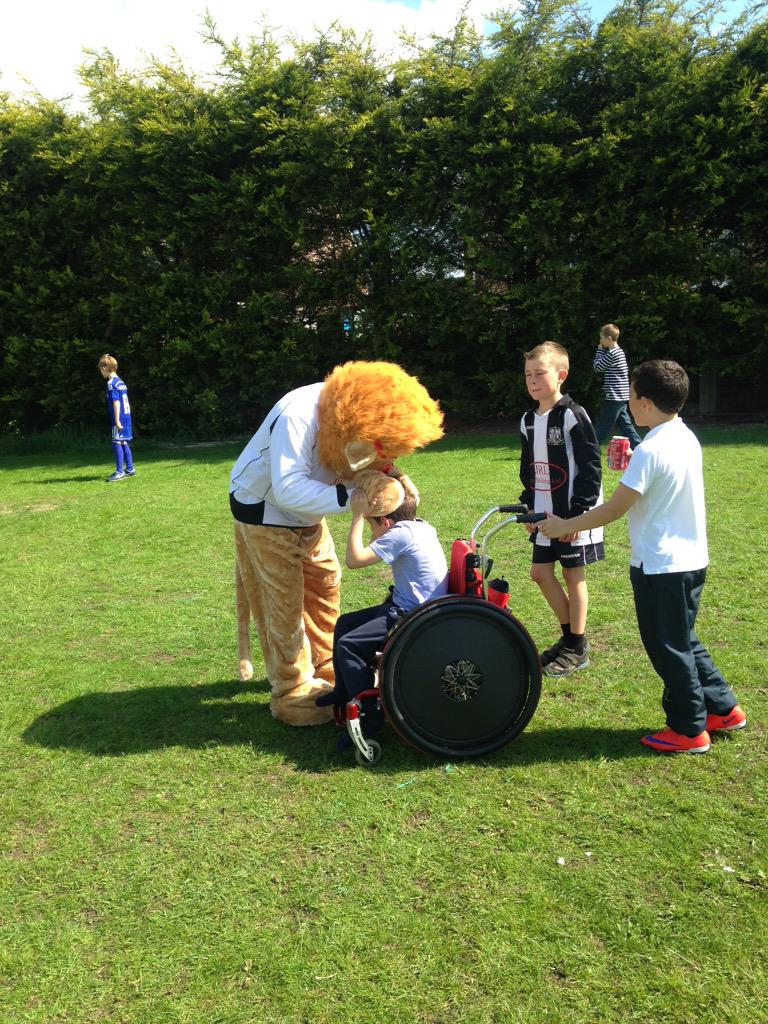 EmmaJaneAdams's tweet photo. @ColtsLong Presentation Day #Rocky http://t.co/QforHuc7Yv