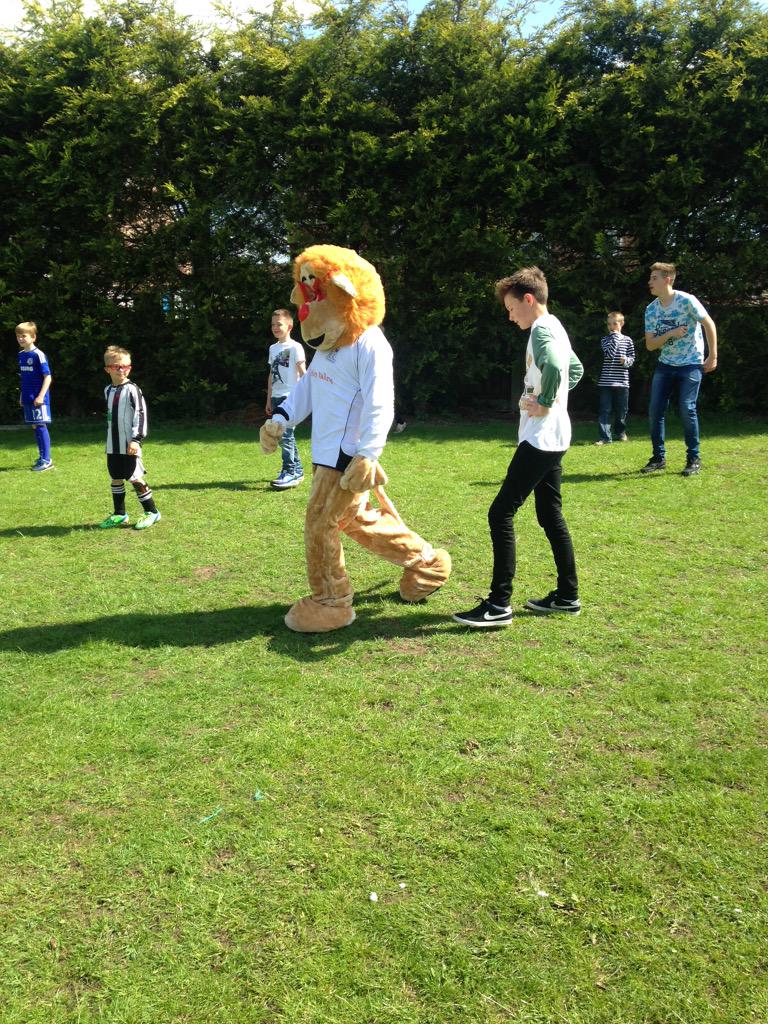 EmmaJaneAdams's tweet photo. @ColtsLong Presentation Day #Rocky http://t.co/QforHuc7Yv