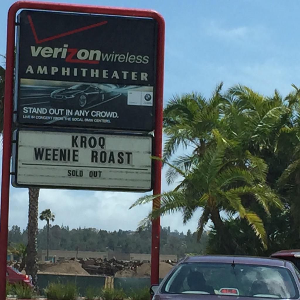 LindsayRuben's tweet photo. Time to roast some Weenies!!! #WeenieRoast #kroq. #WheresBean? @clydetombaugh http://t.co/6qHeBxidQM