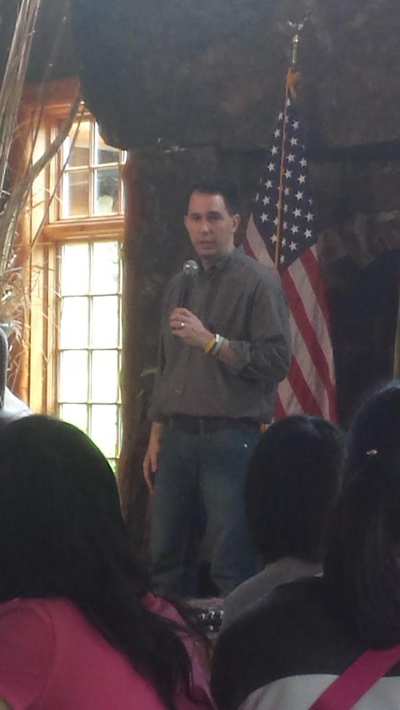 rlilly1018's tweet photo. Nice listening to Governor Scott Walker speak  at the Airhart fundraiser   @CigarsBourbonD  @ick_ee @ScottWalker http://t.co/S0Lop2vmdb
