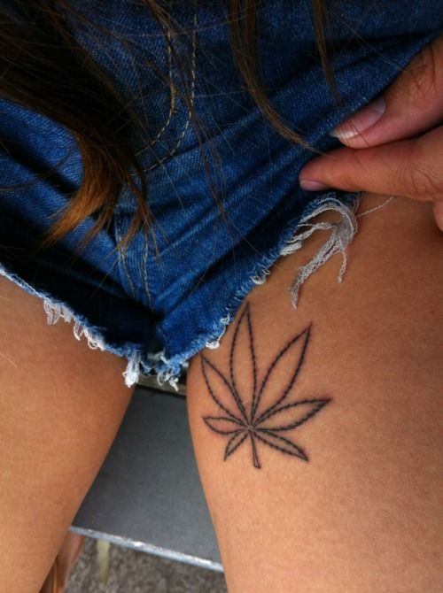 BlackUpGirls's tweet photo. nice tat  #bong #marijuana http://t.co/s8assRSv1T