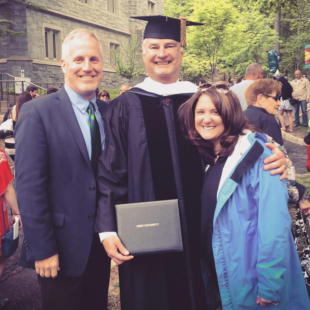 CarlaBradyBug's tweet photo. Doctor @ConleyForMayor!!!! #Drew15 #GradDREWation http://t.co/SpdSXdMoQm