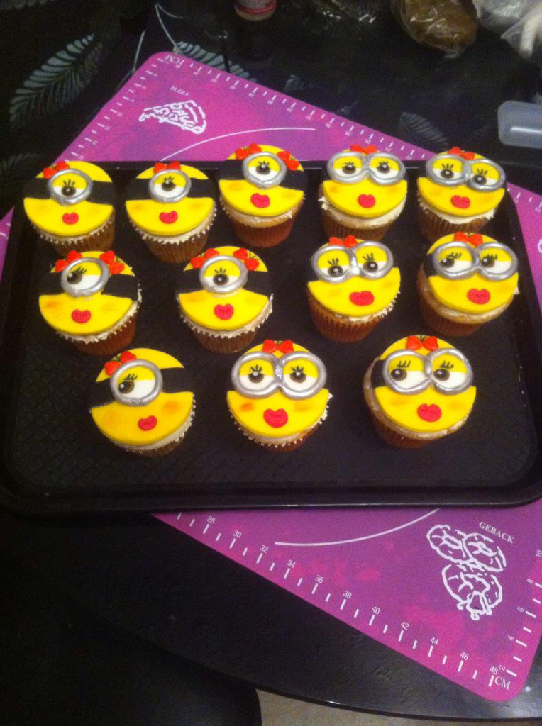 45bakerst's tweet photo. Hope everyone enjoys their cakes, it was a pleasure making them..... http://t.co/KqpxIrC7OM