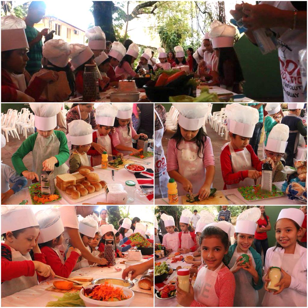 gabifretes's tweet image. 5th event of the week for #FoodRevolutionDay in Paraguay. Hands-on learning! #foodeducation @FoodRev @jamieoliver