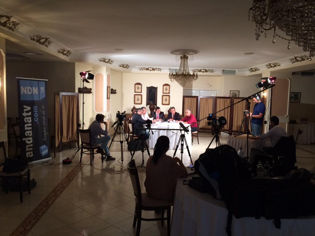 andanatv's tweet photo. Hoy hemos puesto todos nuestros medios con @Hoyaldia_com en la grabación de 'Pozoblanco a Debate'. http://t.co/y4xkjvkL2n