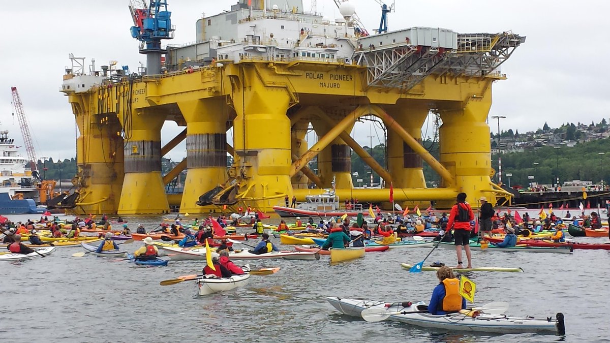 billmckibben's tweet photo. Kayaks surround Shell's rigs. This is the fight for the future. #shellno http://t.co/lkShuBhowd