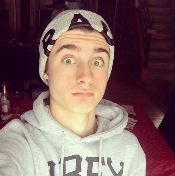SonOfTheMagic's tweet photo. "LA CHOTA NO ES UNA RATA" #SchoolSP http://t.co/G8tWHU763r