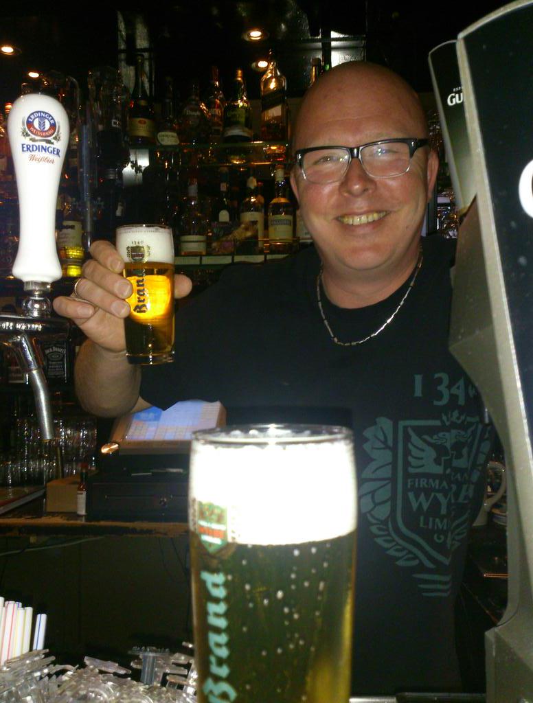 Gezellig bij <a href="/DeGezelligheid/">Café de Gezelligheid</a>. Dank je wel Jos