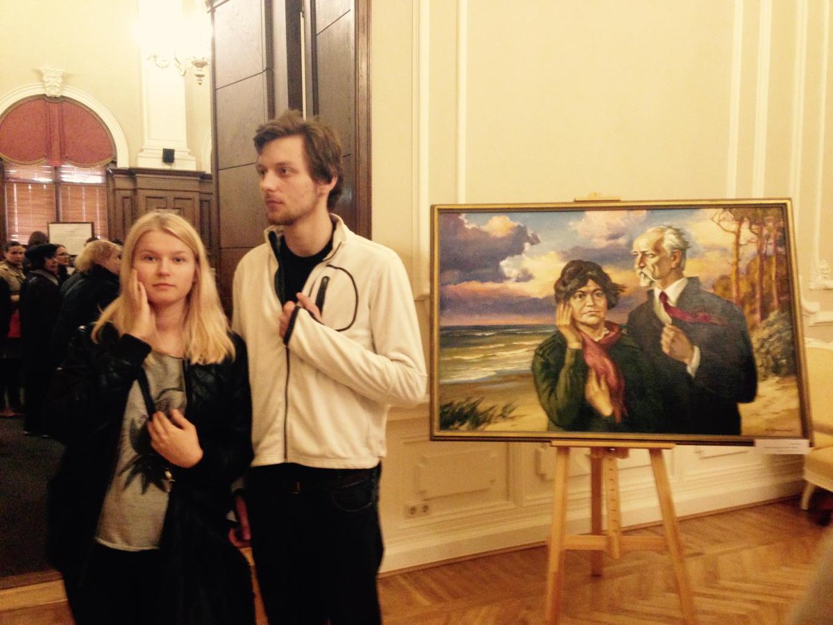 deejaybobo123's tweet photo. Fun times @ saeima #Janimsmirdusas #jekaba11 #muzejunakts http://t.co/rtN6Tw00uZ