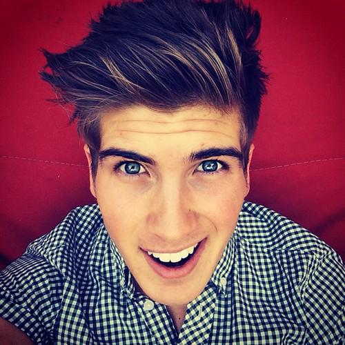 Happy birthday to one of my biggest inspirations, Joey Graceffa! Love you so much! :D 