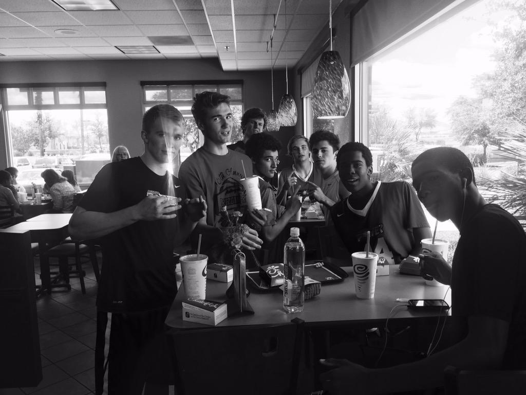 AZPowerNorthSBA's tweet photo. W 2-0 @ColemanSWS @AZPowerNorth @_FletchDaddy @Jtthoman24 @GreggRosenberg1 @Kramer45J We EATN! http://t.co/UoSxmY8whH