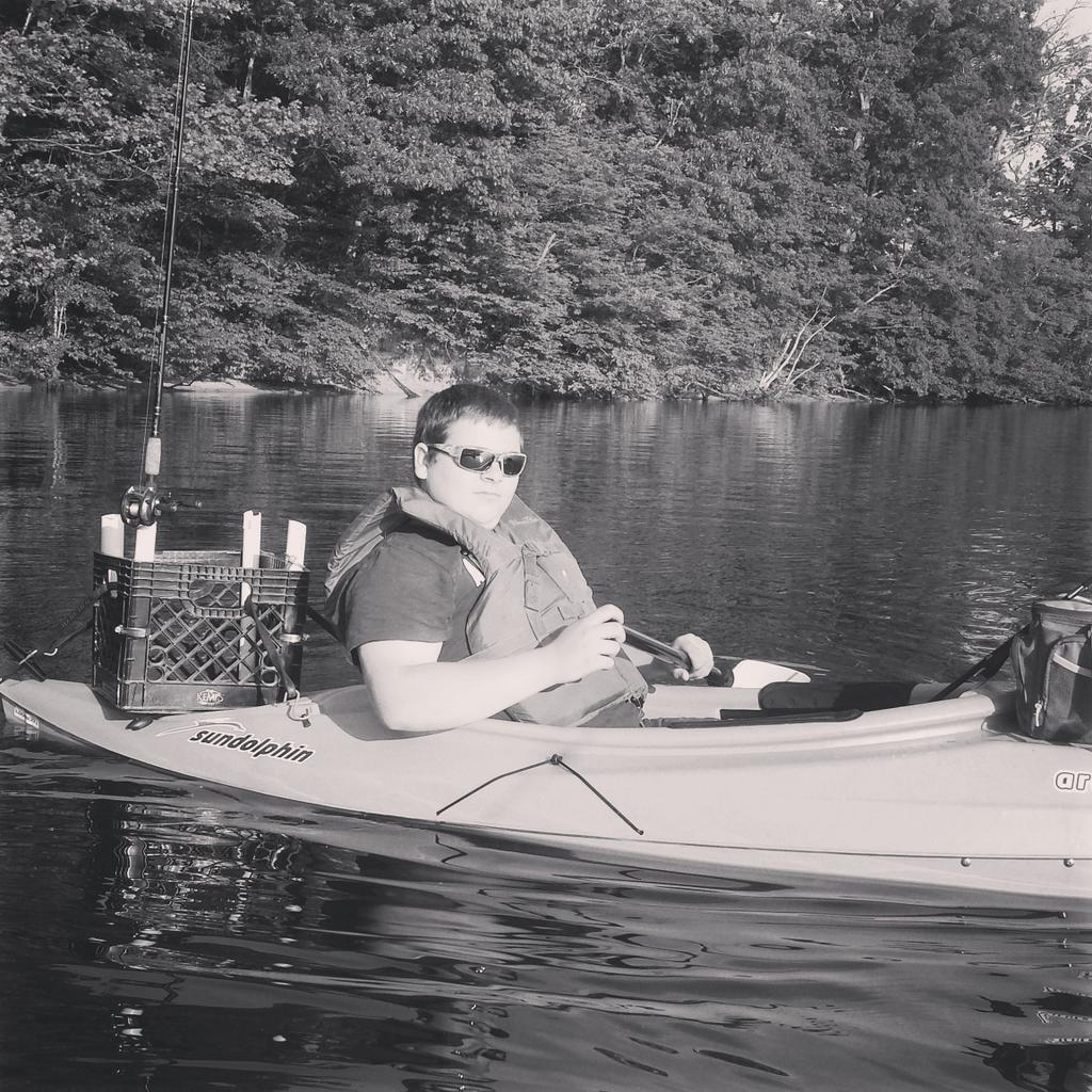 RobertDraper8's tweet photo. Great day on the lake with my youngest son! #kayakfishing http://t.co/juGMbsPweO