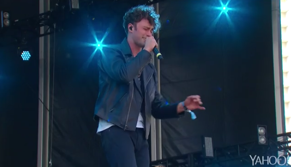 rockinriousa's tweet photo. The @MBUSA  #EvolutionStage is already embracing the sounds of @mikkyekko. Watch it live now: http://t.co/5yL8zgAYZ9 http://t.co/ZOyUykhgRc