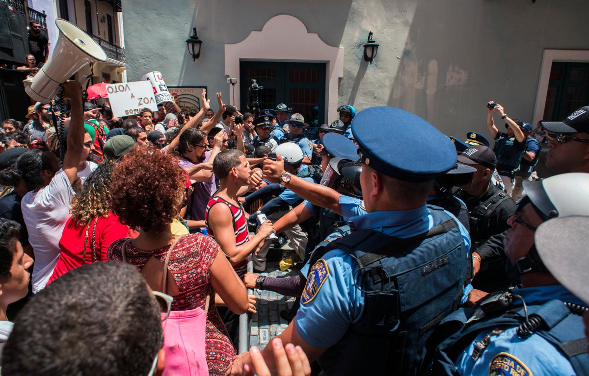 ireneopezzo's tweet image. The photos of the massive students protest in Puerto Rico by  @alexdiazrod @vicenews bit.ly/1HktkX7