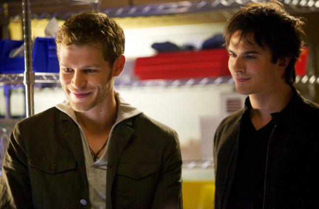 Aí tira onda viu, ainda mais ao lado do mestre da perfeição Ian  Lindos Happy Birthday Joseph Morgan From Brazil 