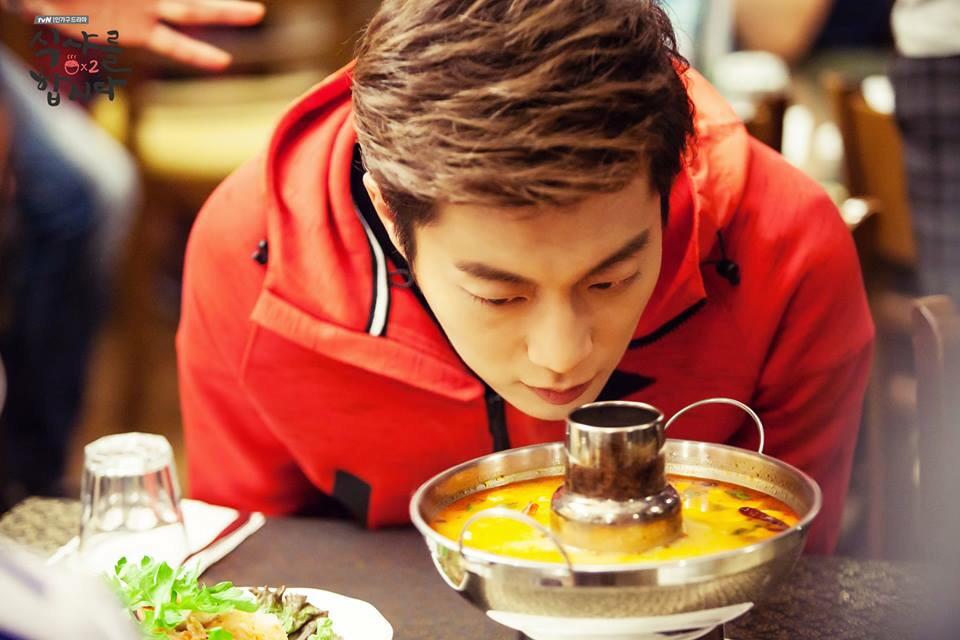 cubeunited's tweet photo. 일요일이 즐거운 이유 둘. 다음날 월, 화 밤 11시, tvN #식샤를합시다2 #비스트 #윤두준 #구대영 '식샤2'측 "윤두준 태국요리 먹방, 사귀고 싶은 남자로 변모" http://t.co/HgKDZyWodX http://t.co/7TlFg3PqpJ