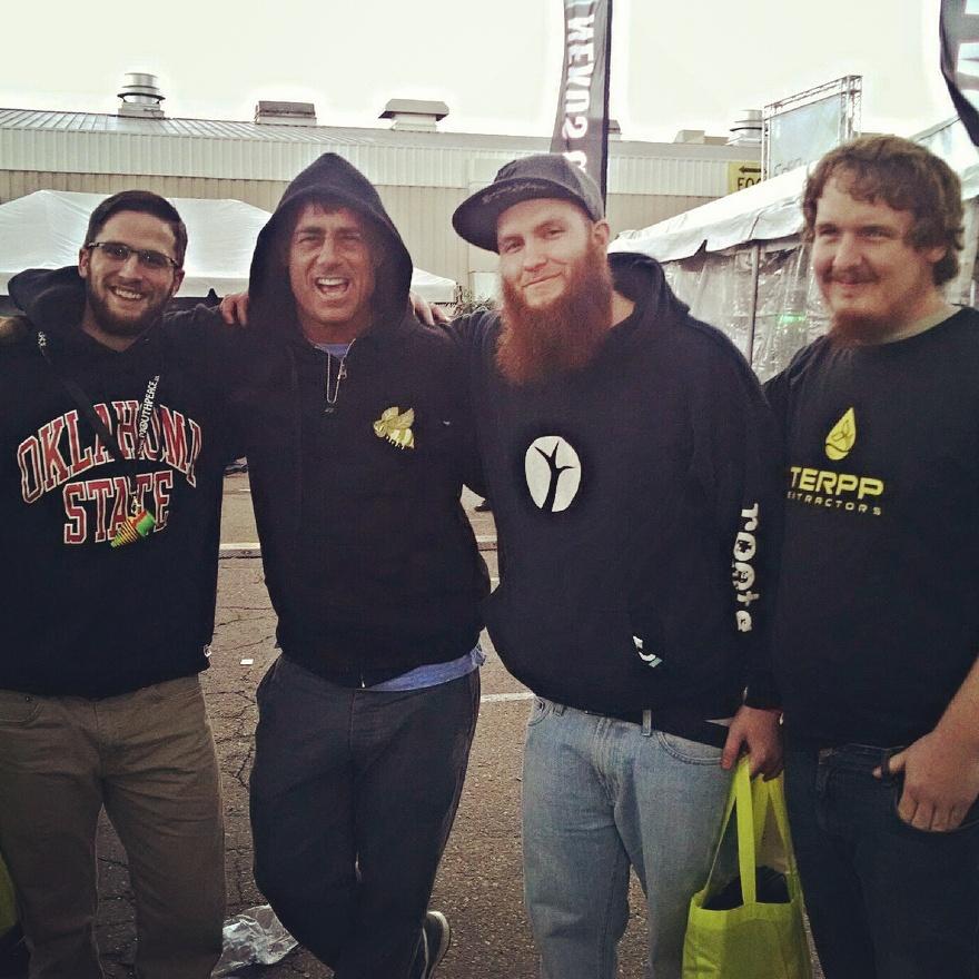 kallanreece's tweet photo. #cannabiscup2015#peterdante 
Meeting one of the greats! http://t.co/kb9KzMqCT4
