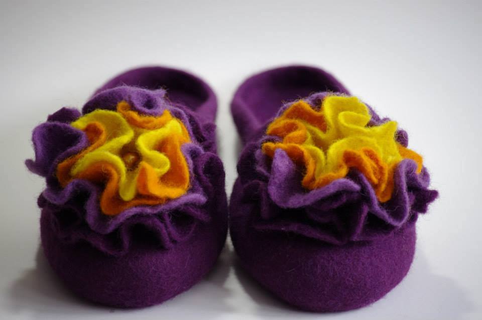 HandmadeLT's tweet image. I absolutely love this - 🍥 #cupcake anyone? :) handmadelithuania.ch/shop/purple-cu… #felt #handmade #crafts