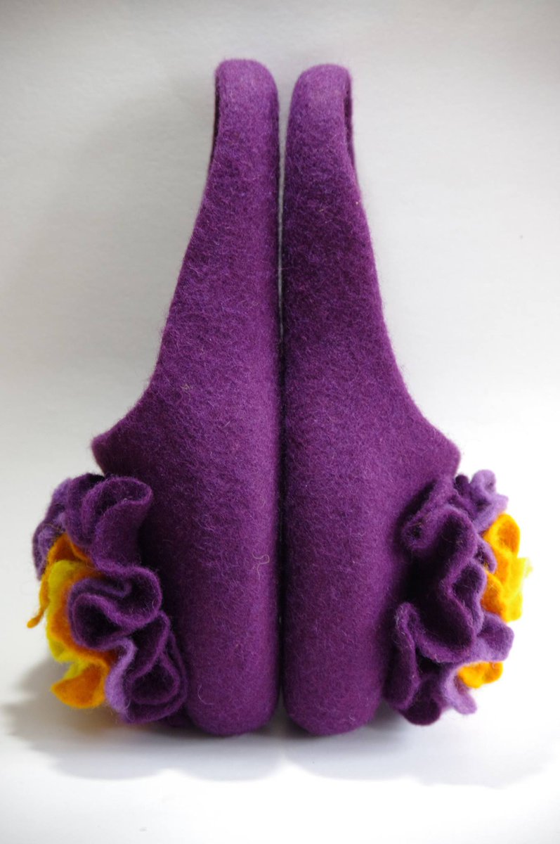 HandmadeLT's tweet image. I absolutely love this - 🍥 #cupcake anyone? :) handmadelithuania.ch/shop/purple-cu… #felt #handmade #crafts