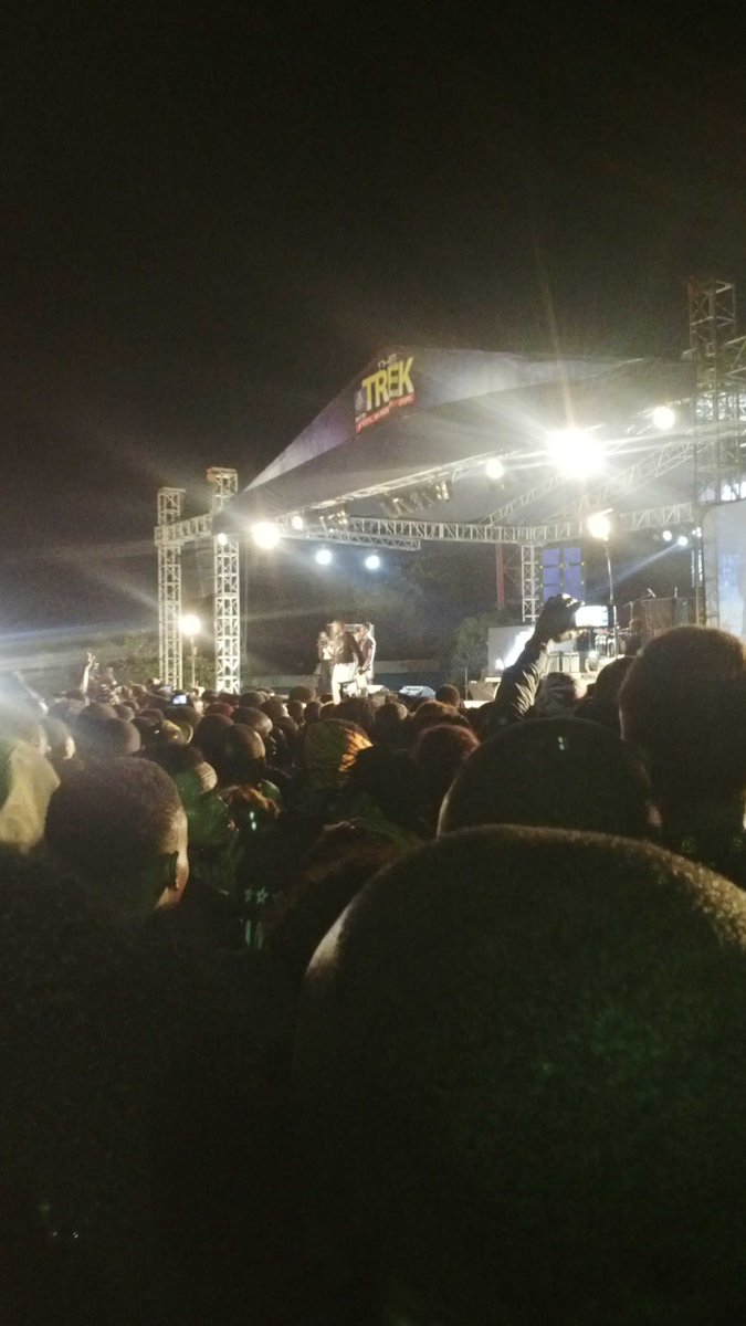 Noti_beatz's tweet photo. Star trekk rocking it down live in awka#niga raw http://t.co/YVYpaZjaeJ
