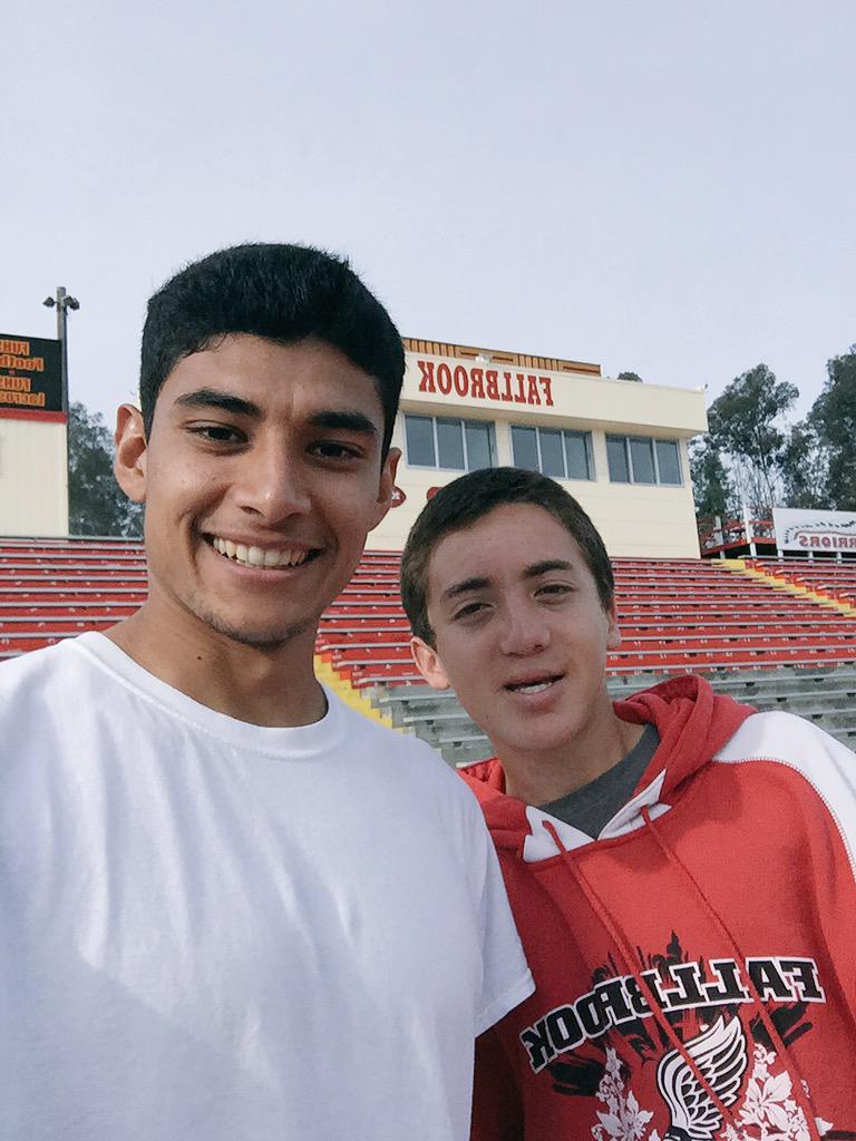 ComerfordSam's tweet photo. True Love. ☺️💕😍 #kike #bestcoach #chris #cute @FallbrookTF http://t.co/BP6EhbCP1L