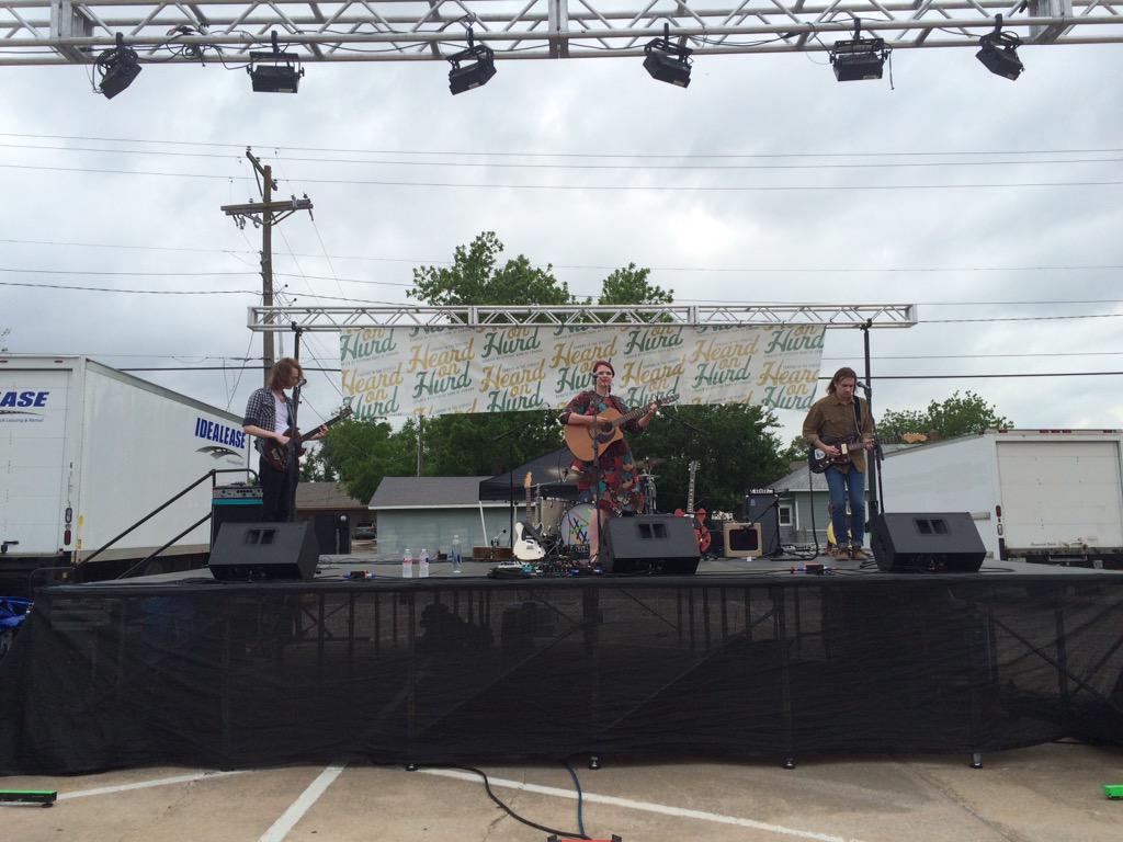 heardonhurd's tweet photo. @AutumnRayMusic is rocking the stage! The weather is holding up for us so come party @DowntownEdmond! http://t.co/nsXifNFKRe