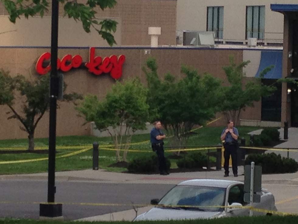 KCTV5's tweet photo. 1 dead, 1 w/ minor injuries in shooting at #CoCoKeyWaterResort. @nathanvickers getting details http://t.co/SjIMGJG1gm http://t.co/HPvtFHgGhY