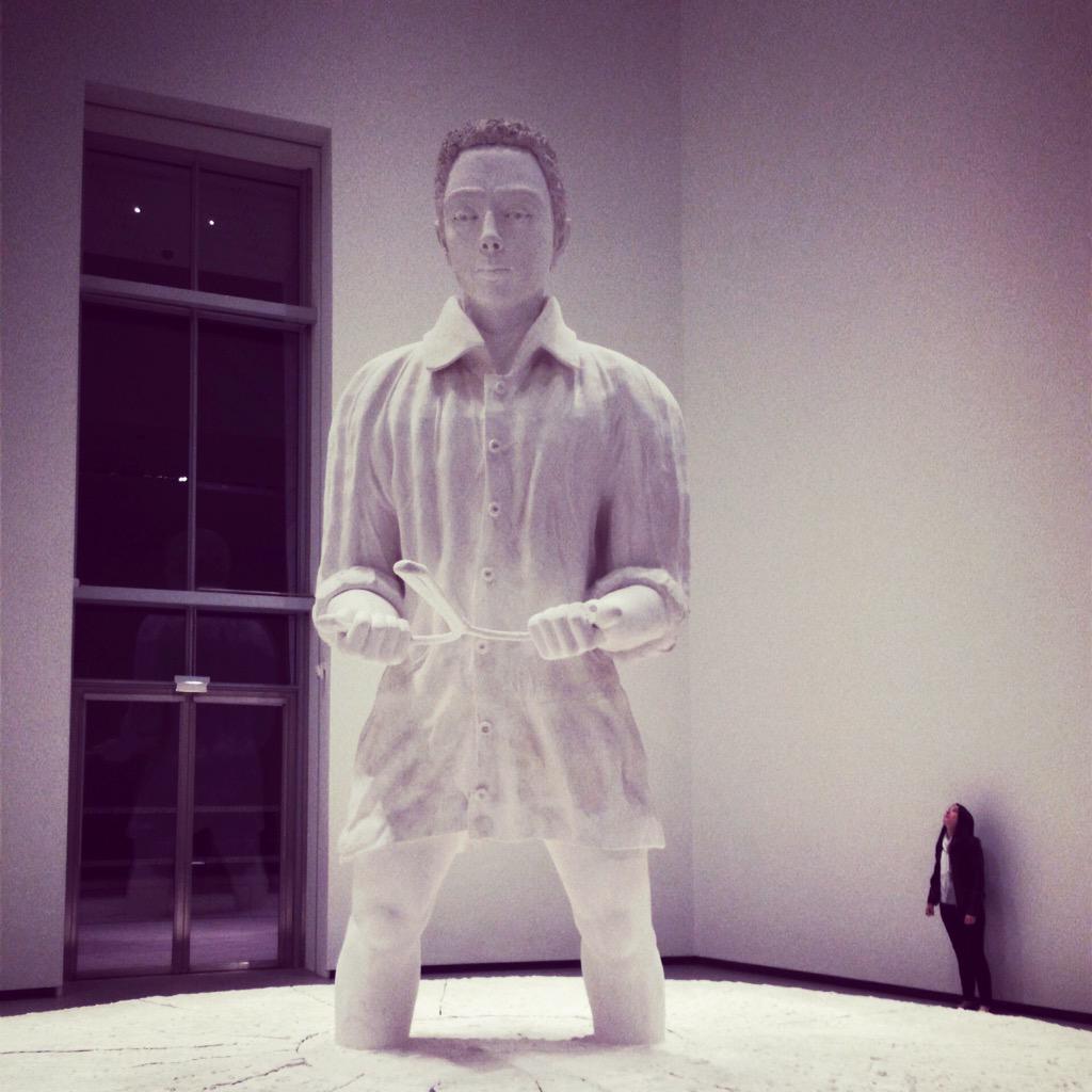 Sylvia_Minne's tweet image. &quot;Mann Im Matsch&quot; #thomasschütte #sourcier 2009 @FondationLV #fondationlouisvuitton #FLV  #NuiteuropeenneDesMusees