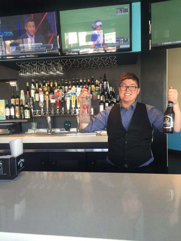 it_tabu's tweet photo. WOW! Come watch the hockey game tonight and have a drink at our bar! 🍻 http://t.co/H4yIIyn6Vs