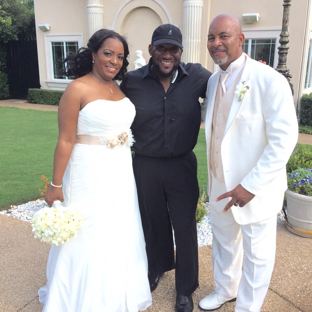 MrDJSmoothB's tweet photo. Love making #Brides and #Grooms happy on their #weddingday. #bridehour #bridalstyleblog #brideandGroom #DJ }weddingdj http://t.co/DnfZwCmuzX