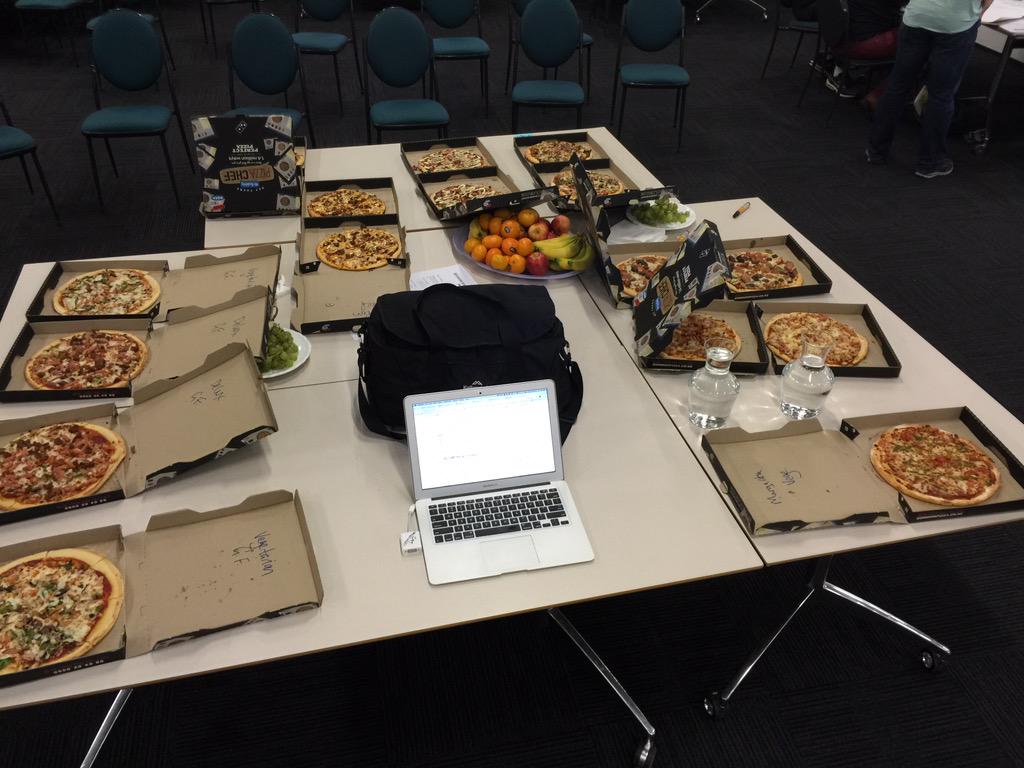 woodhenz's tweet photo. Typical #hacknmash - pizzas, laptops - all you need! #algimweb http://t.co/2EVSV3u5b7