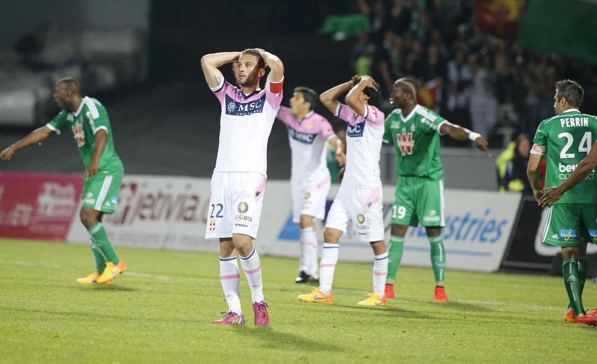ETGFCcom's tweet photo. "Pas de miracle" pour les Roses qui rejoignent la Ligue 2 Résumé et réactions >> http://t.co/uWtqG1PShy #ETGASSE http://t.co/lWwFKQjNqw