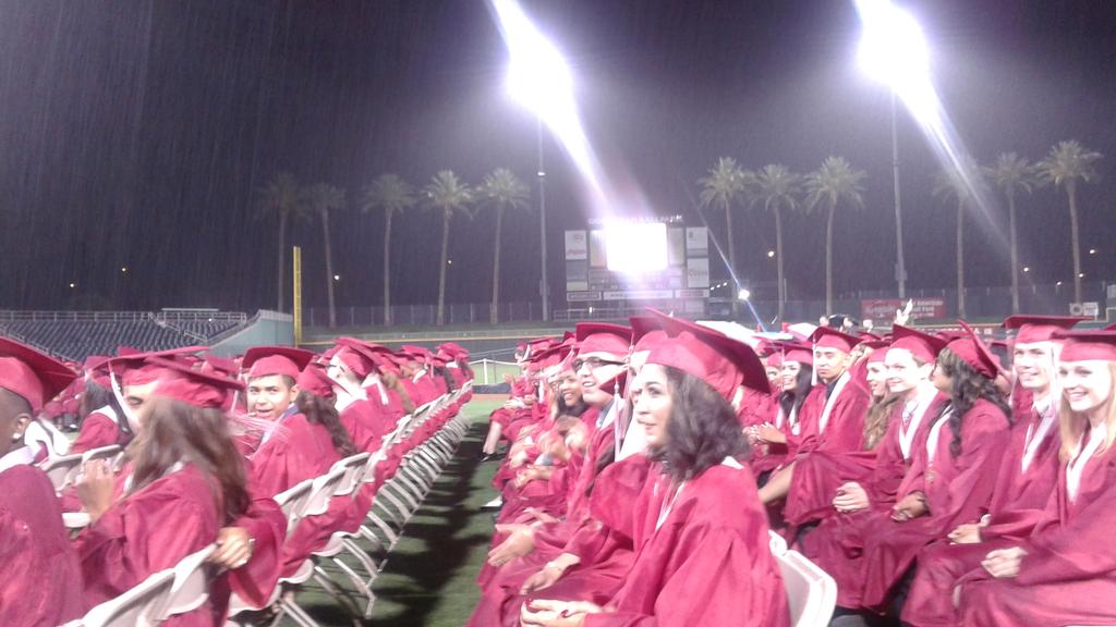 AFHootieOwl's tweet photo. Let's see your picturesfrom Agua Fria graduation. A great night! #OwlGrad15 http://t.co/Z8h8Tf6IVt