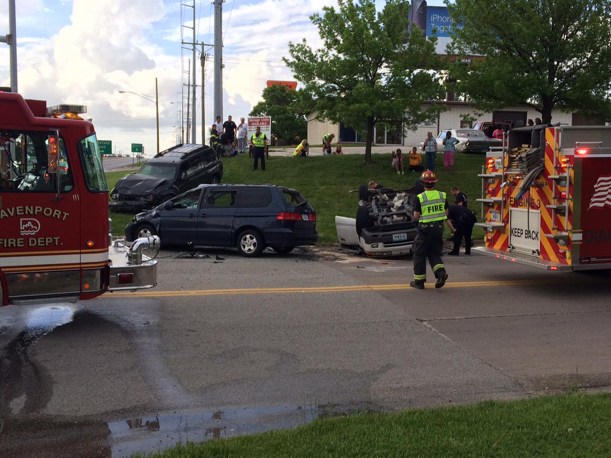 People Injured Car Crash Brady Street BREAKING NEWS People Injured