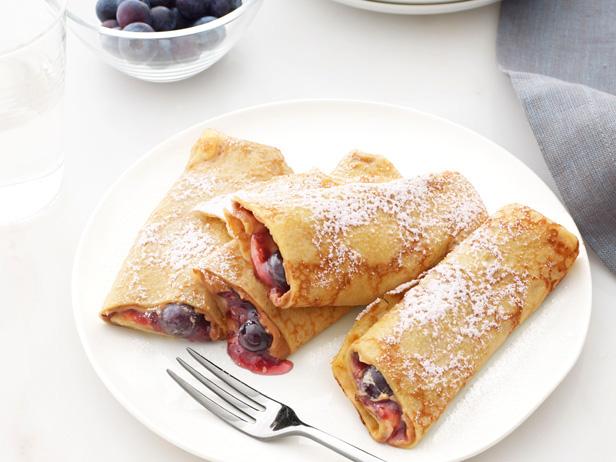 FoodNetwork's tweet photo. Celebrate your peanut butter and jelly love for breakfast with @GDeLaurentiis' Crepes: http://t.co/lkUJXiumuJ! http://t.co/nZZm5bOAWd