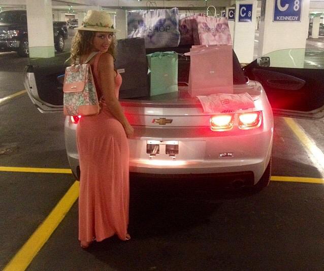 Lulinicole1's tweet photo. Coches y mujeres, las dos bellezas del mundo!!! 🙈🙈👌 #Lulilovers #Españoles @Lulichile http://t.co/58LAvvsMAO