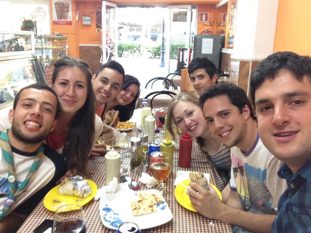 Zona02MCECC's tweet photo. Preparant el Torneig Benèfic #CapInfantsenseColonies de @esplaiarciris que es disputarà aquest Diumenge a @ElBonRecer http://t.co/H0W6F2gBeD