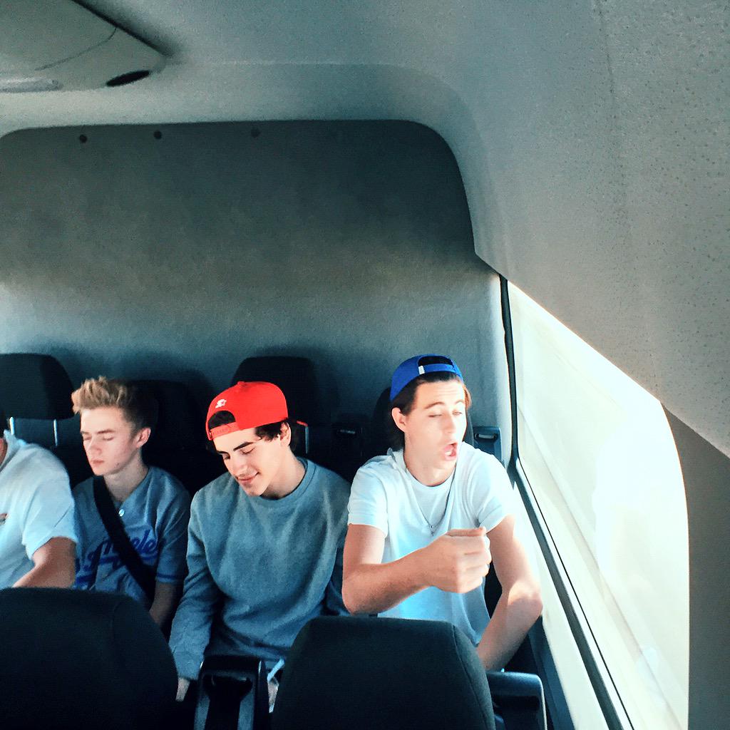 JVCKJ tweet picture