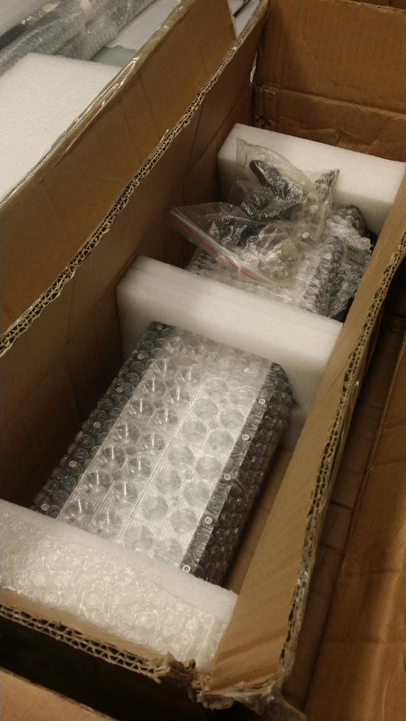 BlackWidowLEDs's tweet photo. Quad Row 20" 4D CREE LED light bar...this thing is BRIGHT!!! http://t.co/MOYsJ3lEnE