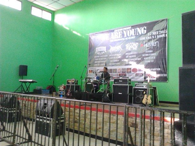stage #WeAreYoung2015 are you ready ???