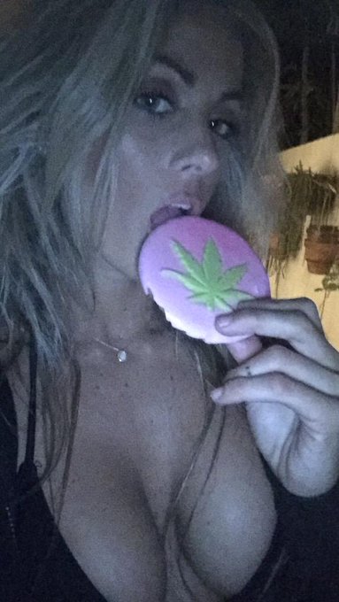 💞 http://t.co/sOeV06FVUs<a href="/tag/tbt"class="tags"><span>#tbt</span></a>