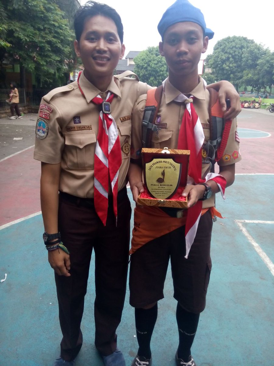 ADirgantoro's tweet photo. @pramukasman64 terimakasih atas penghargaan yg di berikan..salam pramuka http://t.co/5yNXKIEvxX